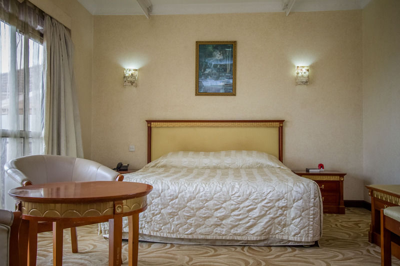City Royal Resort Hotel Kyambogo  Zewnętrze zdjęcie