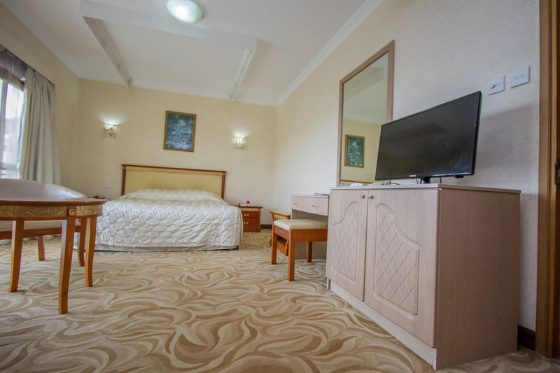 City Royal Resort Hotel Kyambogo  Zewnętrze zdjęcie