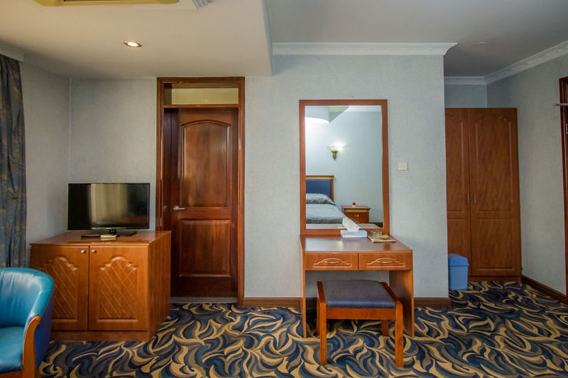 City Royal Resort Hotel Kyambogo  Zewnętrze zdjęcie