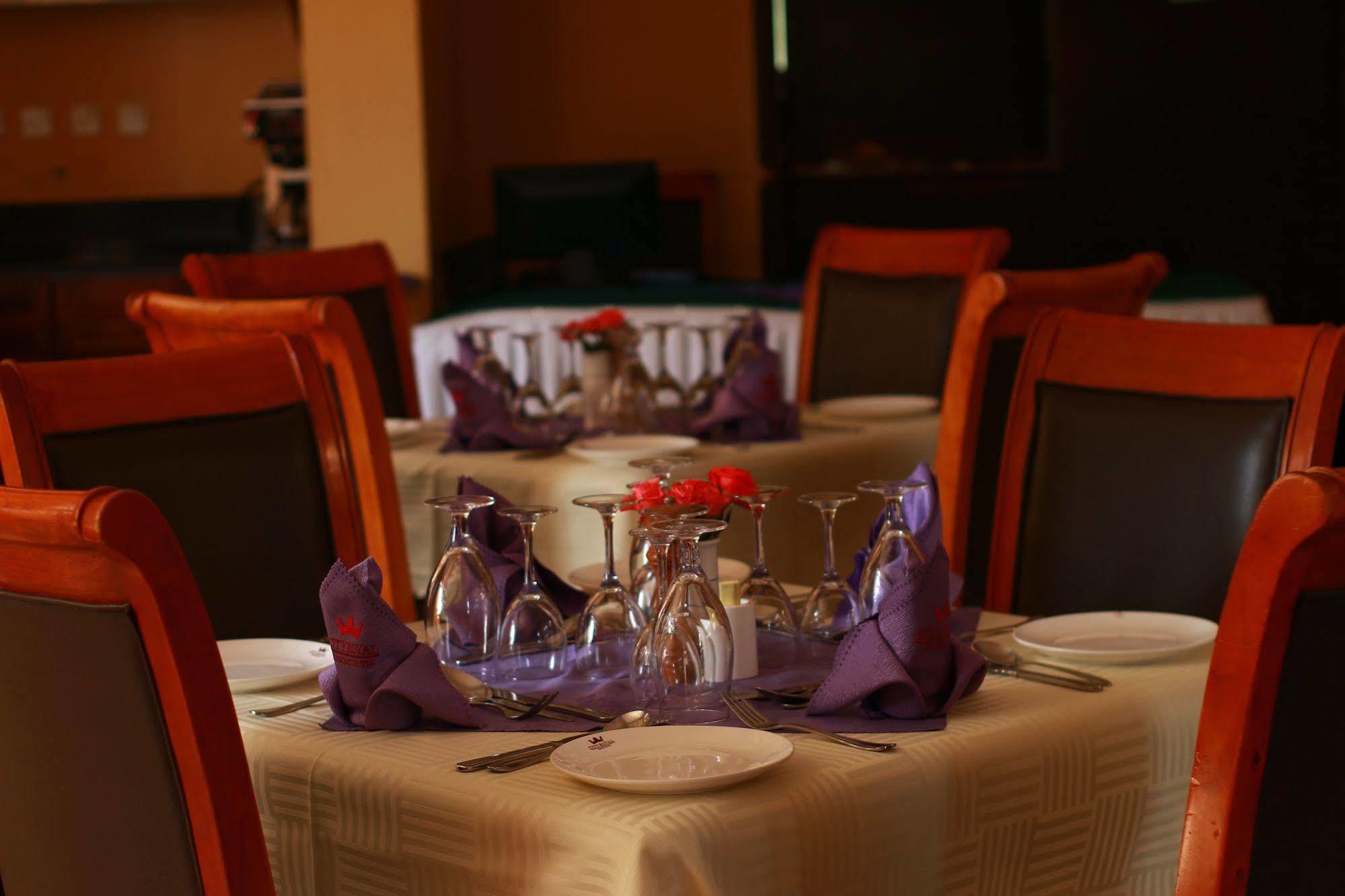 City Royal Resort Hotel Kyambogo  Zewnętrze zdjęcie